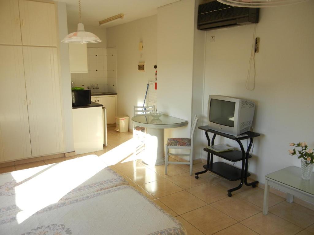 Tsialis Hotel Apartments Larnaca Bilik gambar