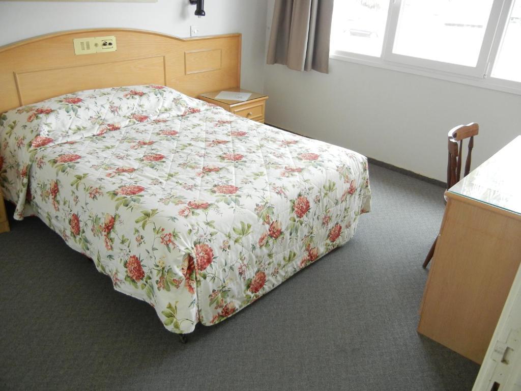 Tsialis Hotel Apartments Larnaca Bilik gambar