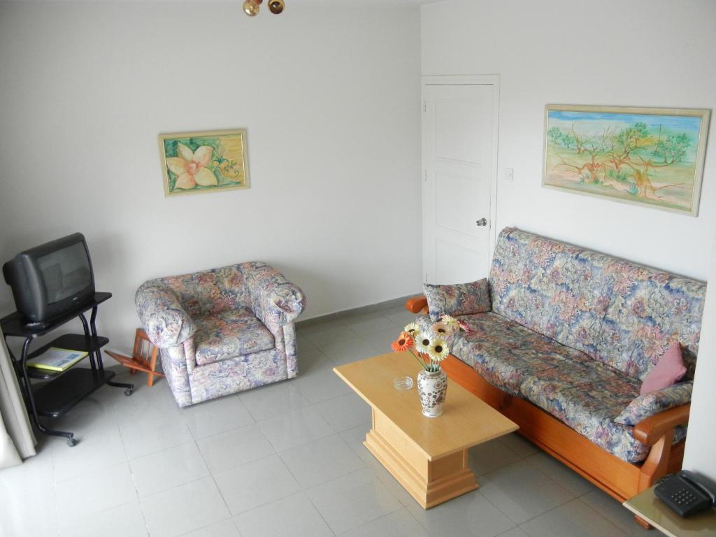 Tsialis Hotel Apartments Larnaca Bilik gambar