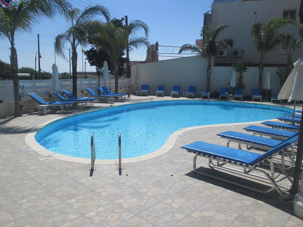 Tsialis Hotel Apartments Larnaca Luaran gambar
