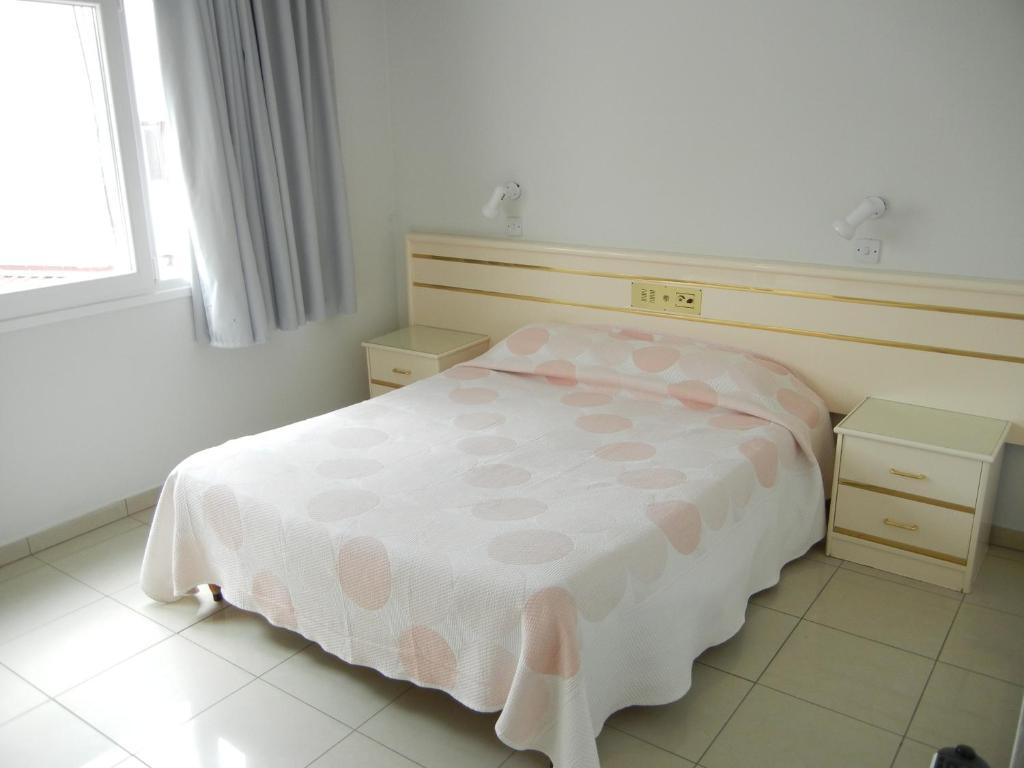 Tsialis Hotel Apartments Larnaca Bilik gambar